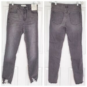 Abercrombie & Fitch Distressed Gray Hi Rise Skinny Jeans Sz 27 6L Frayed @ Ankle